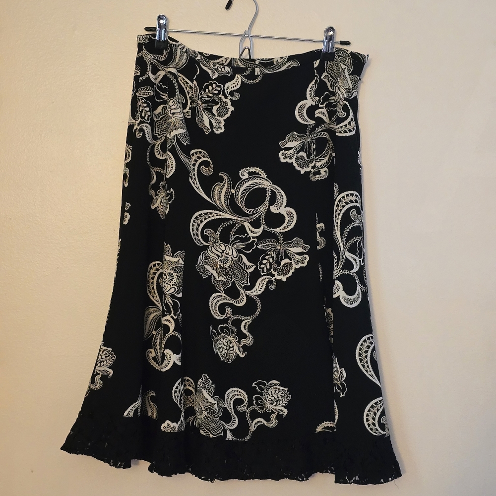 Jones Wear Women's 10 Black and White Zip Up Skirt